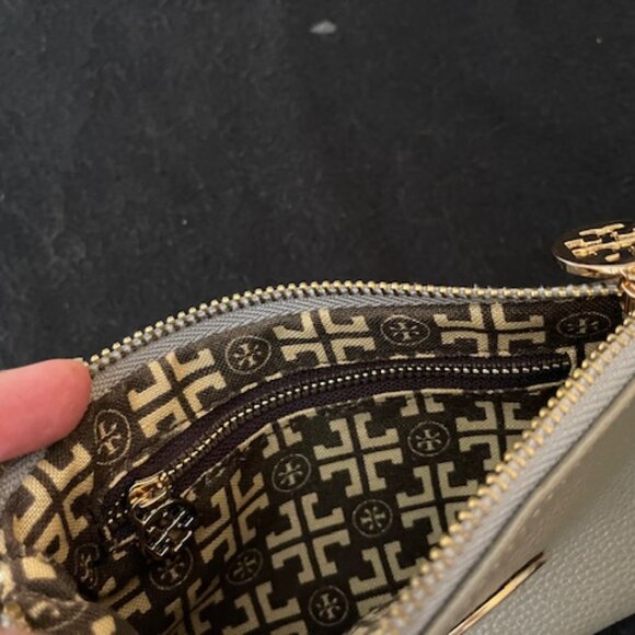 Tory Burch Gray/Taupe Metallic Leather Wristlet Wallet Pouch Detachable Chain - Picture 2 of 3